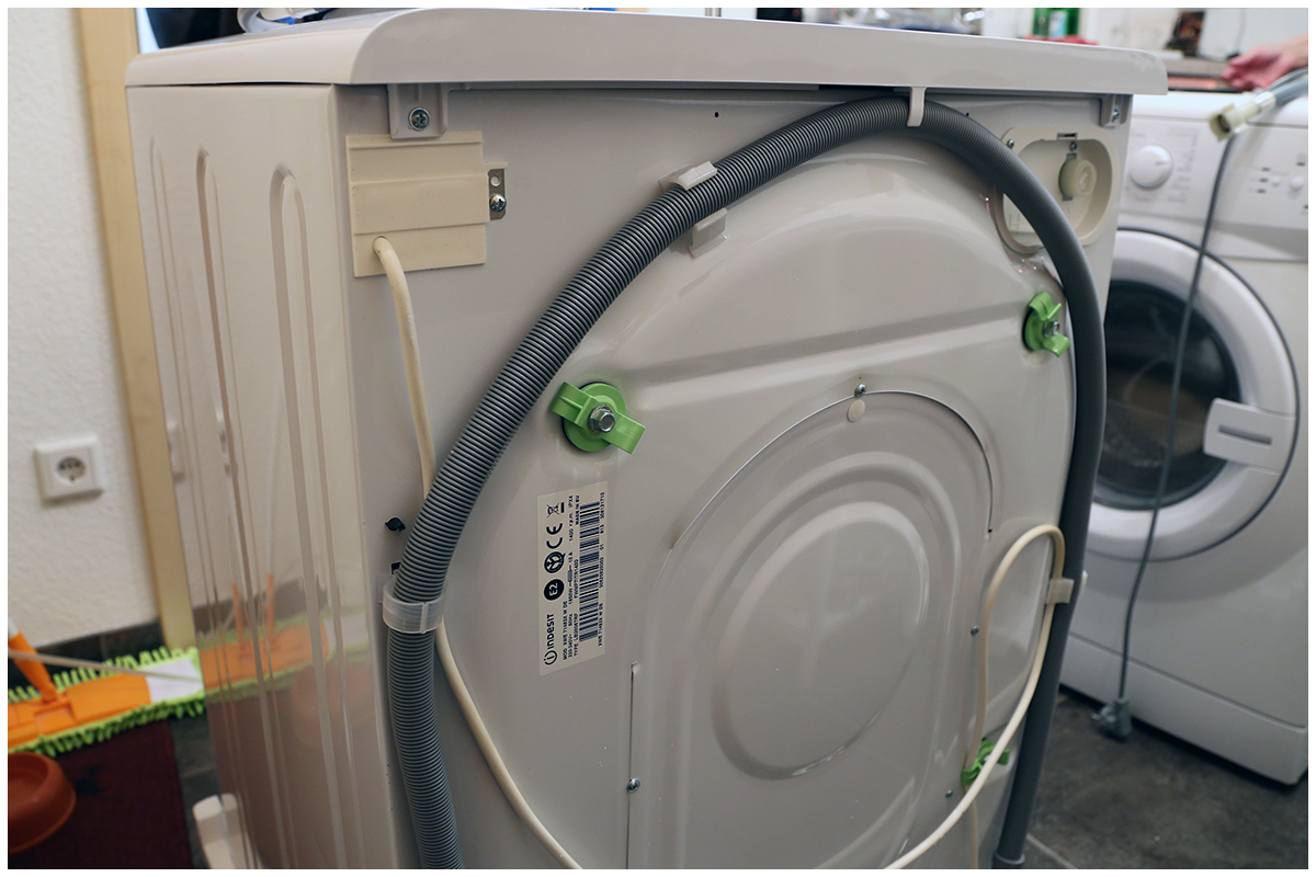 Ausgepackt und aufgestellt INDESIT Waschmaschine Innex • Trendlupe
