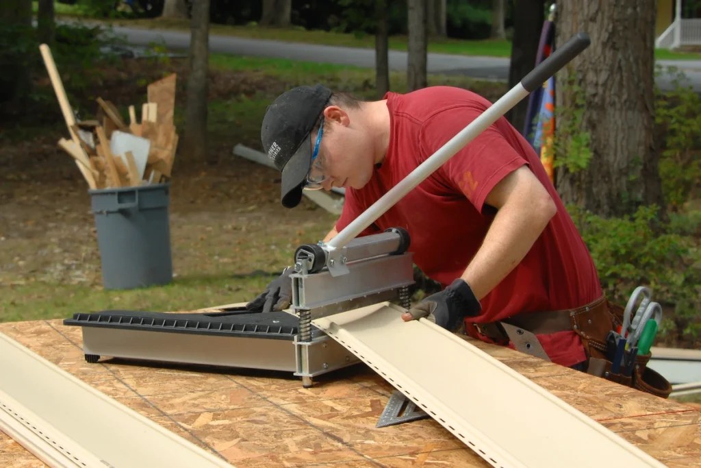 How To Cut Vinyl Siding In 5 Simple Steps