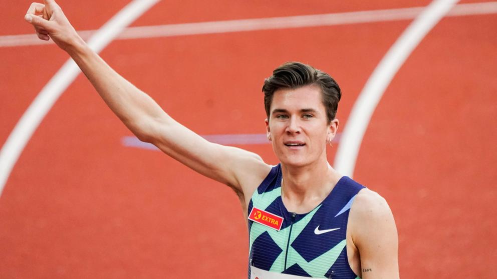 Jakob Ingebrigtsen establece un nuevo récord de Europa de...