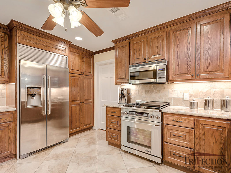 Upgrade Your Kitchen with White Quartz Countertops and Oak A