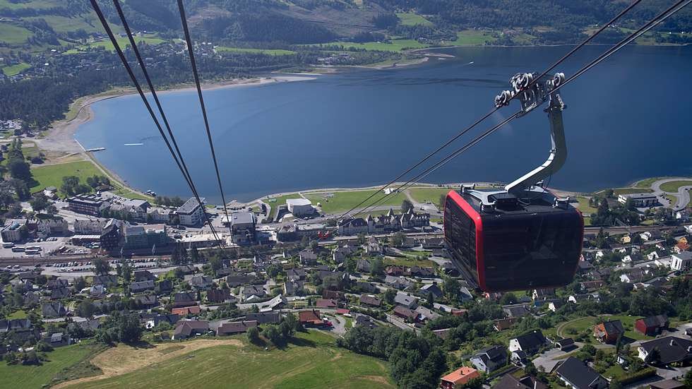 Guided Day Tour Bergen Railway, Voss Gondol and Mount Hanguren
