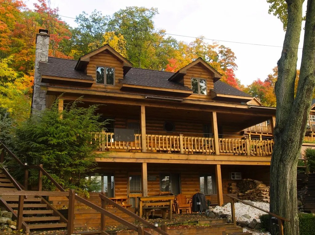 Trout House Village Resort on Northern Lake