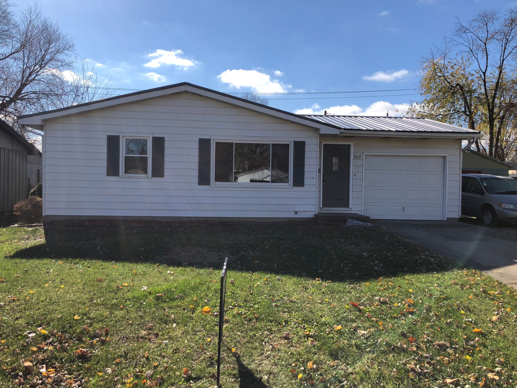 308 Vermilion St, IL 3 Bed 1 Bath Single Family Home