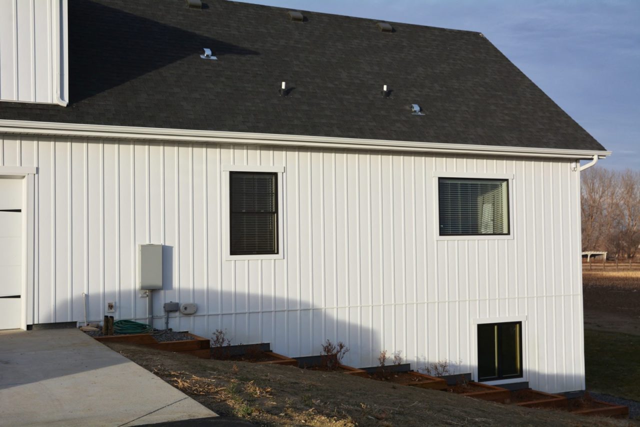 Vertical Siding Options a Complete Guide (2022)