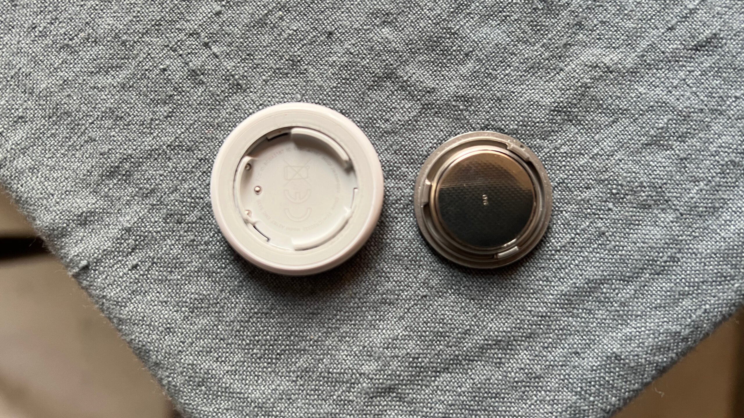 How to change the AirTag battery