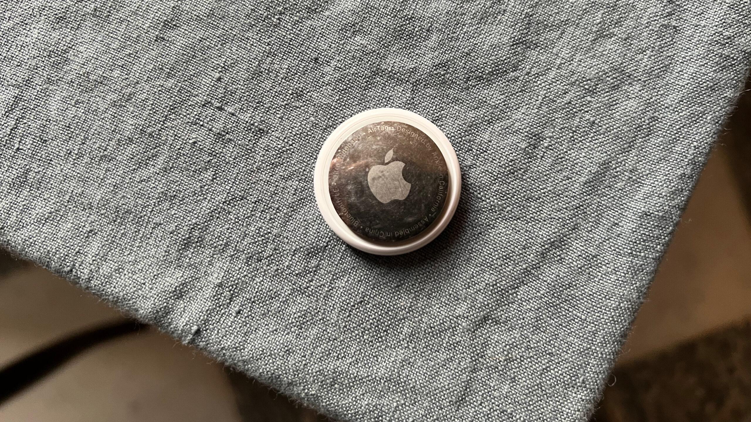 How to change the AirTag battery