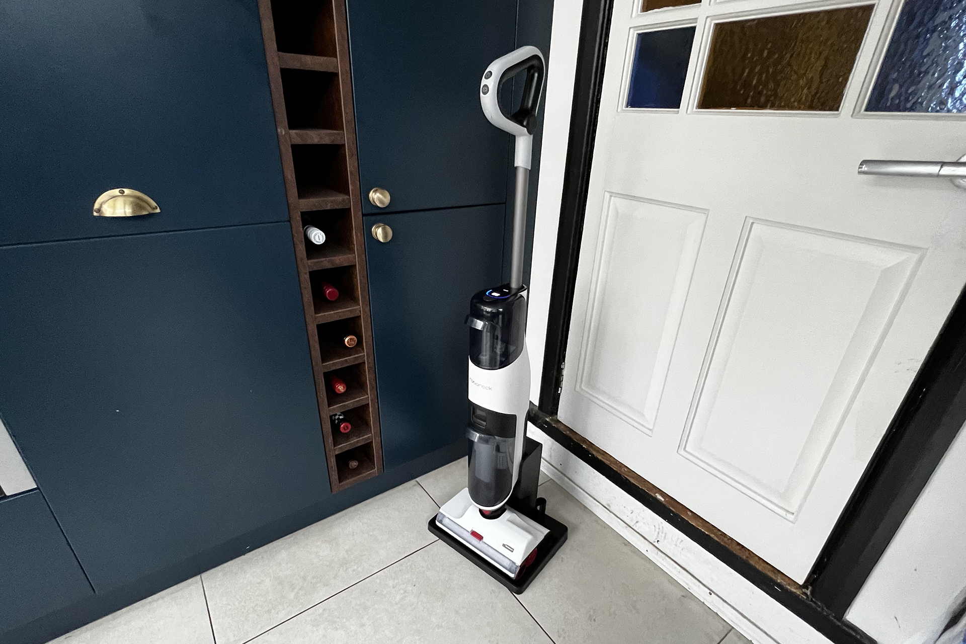 Roborock Dyad Review Vacuum and mop at the same time