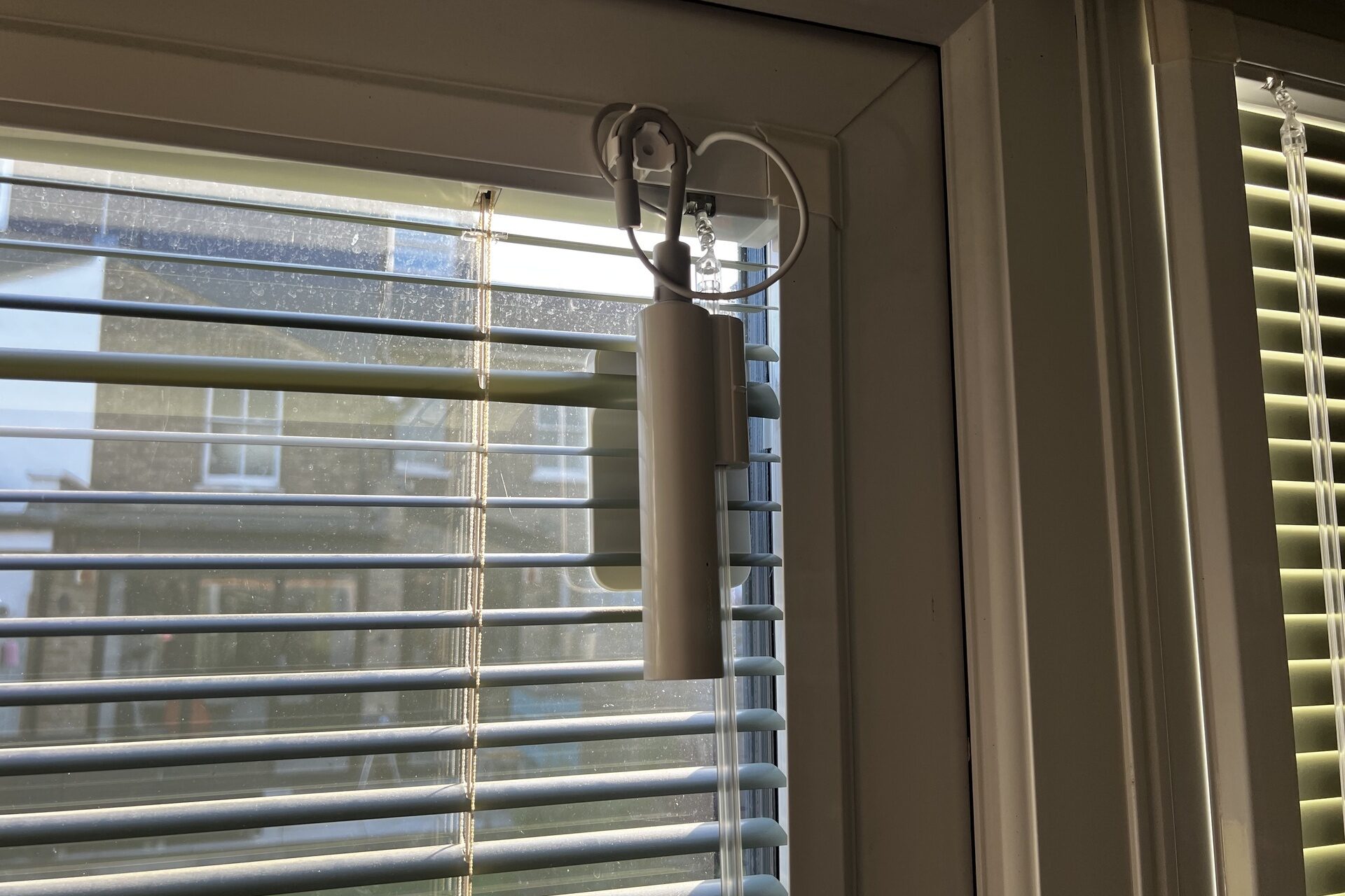 BlindsbyPost Somfy Motorized Blinds Review una gran actualización
