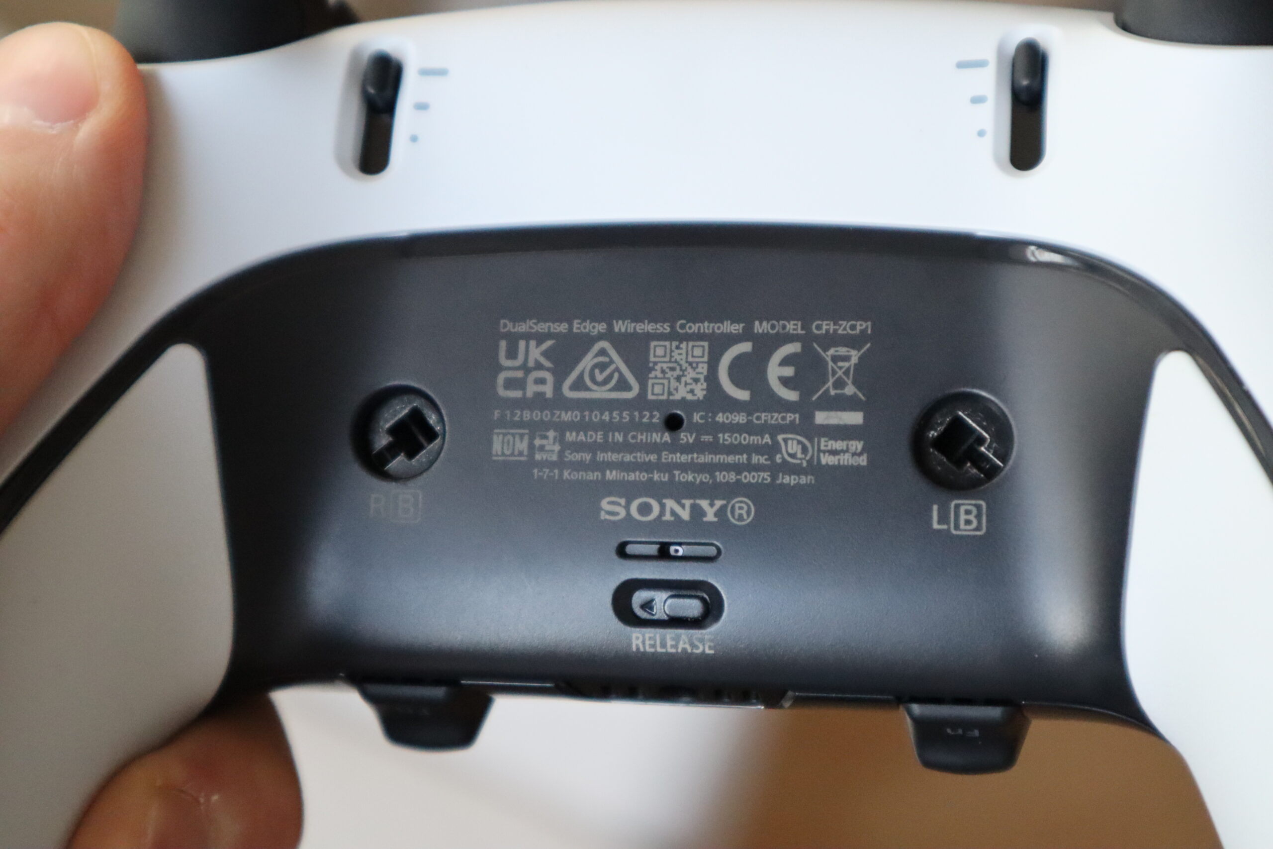 How to replace the joystick modules on the DualSense Edge