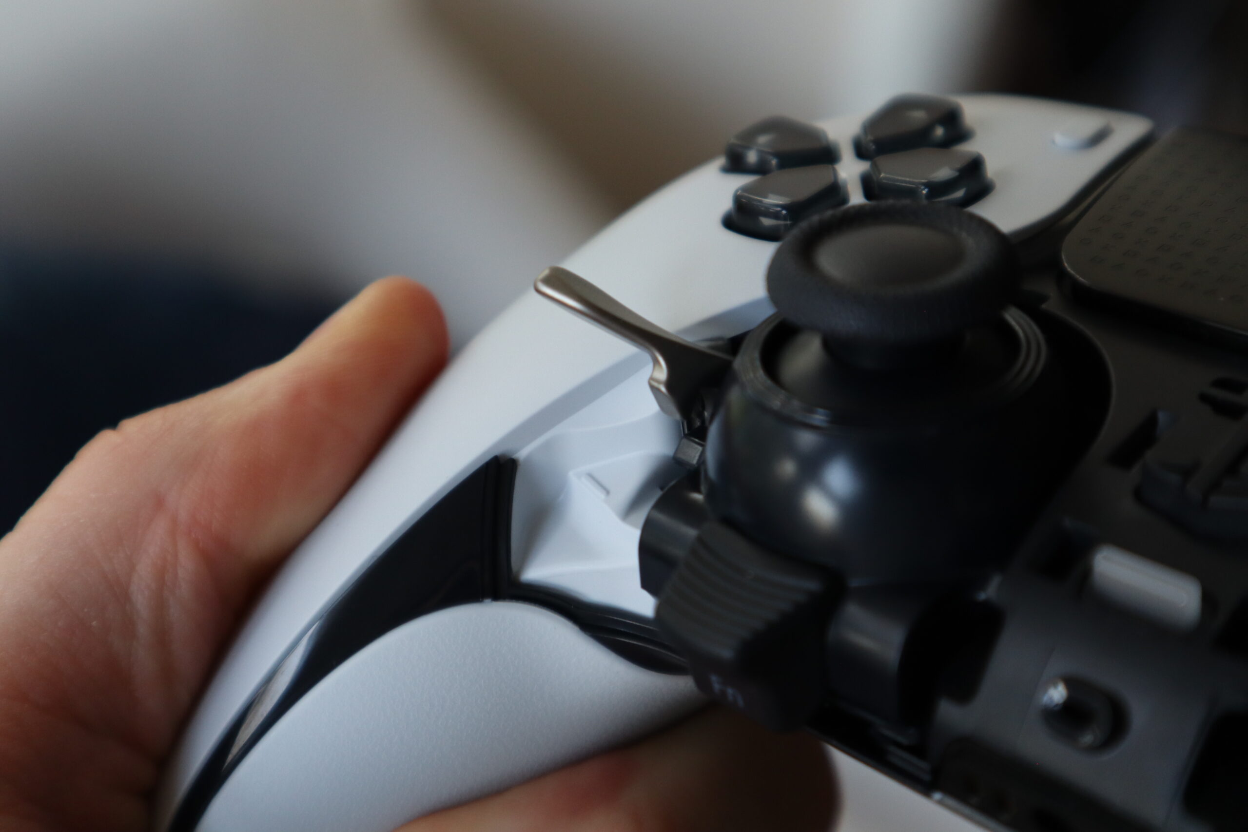 How to replace the joystick modules on the DualSense Edge