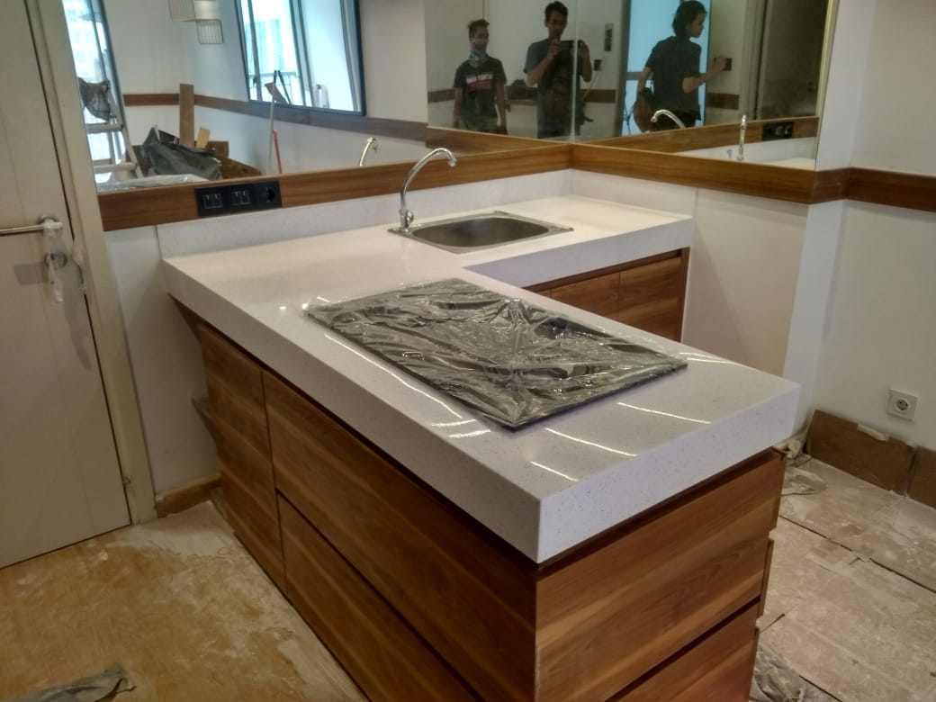 Top Table Kitchen Trust Solid Surface