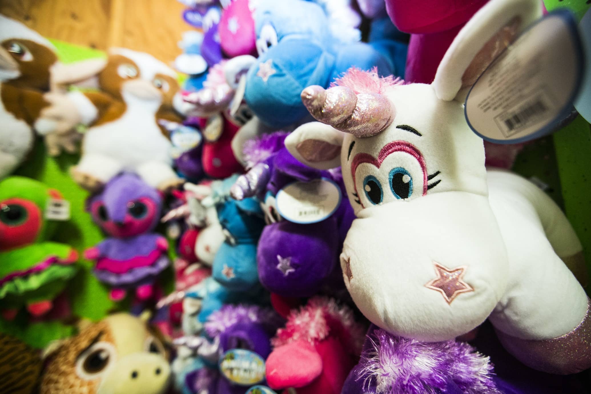 Prize and Award Ideas for Team Building Events Reason Future Tech