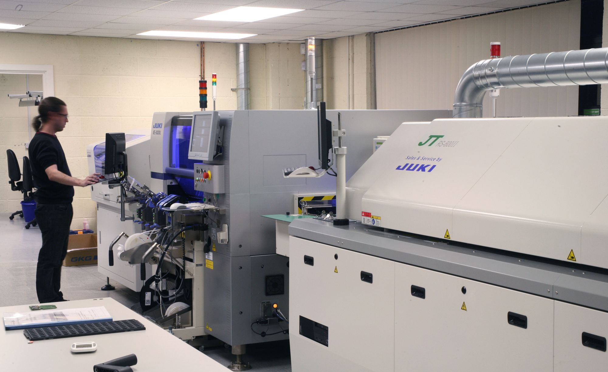 TSL Expands RFID Reader Production with New Surface Mount