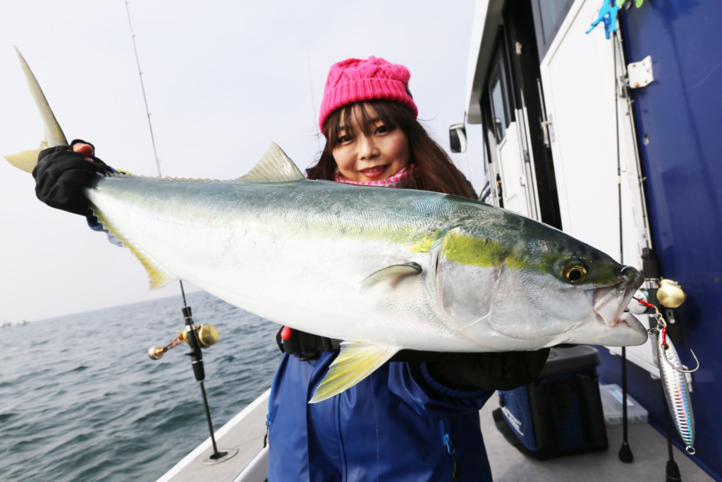 ジギングでブリ乱舞 三重県鳥羽沖 山洋丸 ニュース つりそく 釣場速報