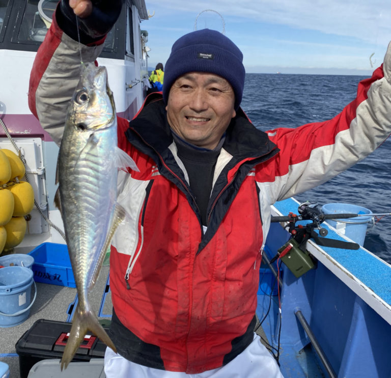 【50cmの大アジもまじる!!】船のアジ釣りが今後期待大ですよ！ ニュース つりそく（釣場速報）
