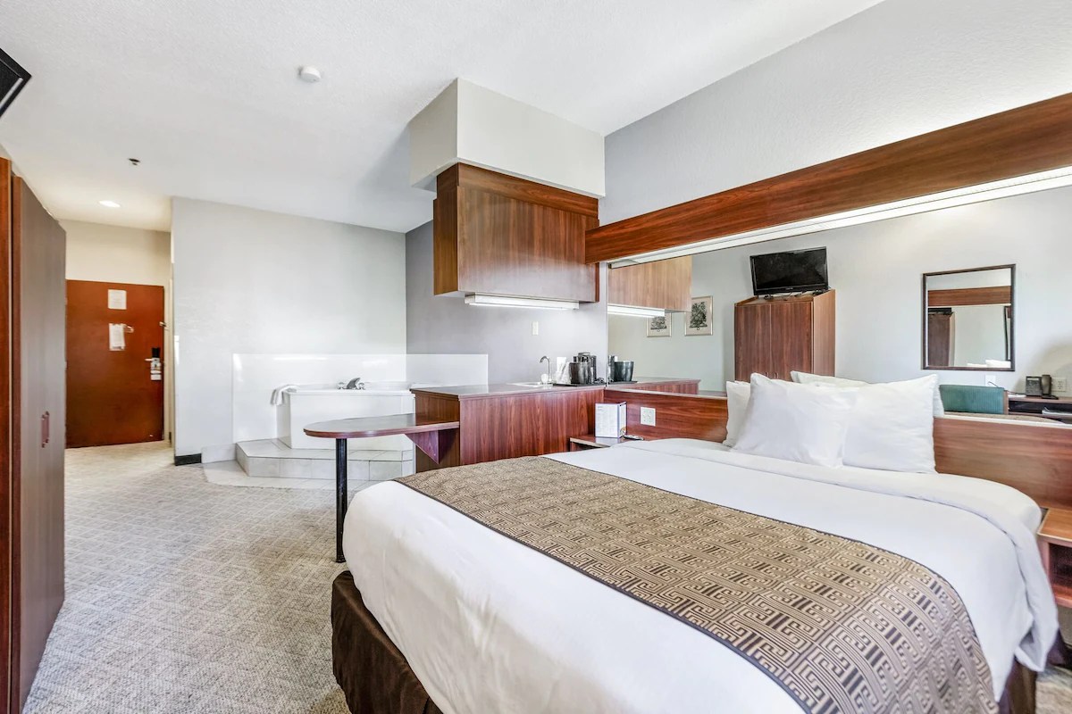 Top 19 Baton Rouge Hotels with Jacuzzi in Room ️ 2024