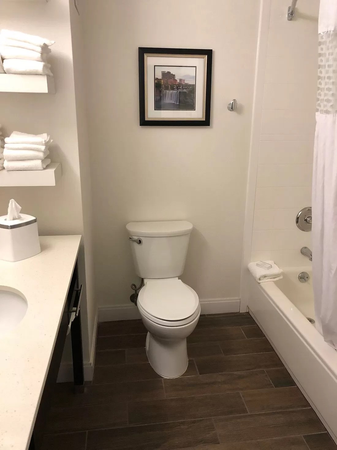 16 Romantic Rochester Hotels With Jacuzzi In Room ️ 2024