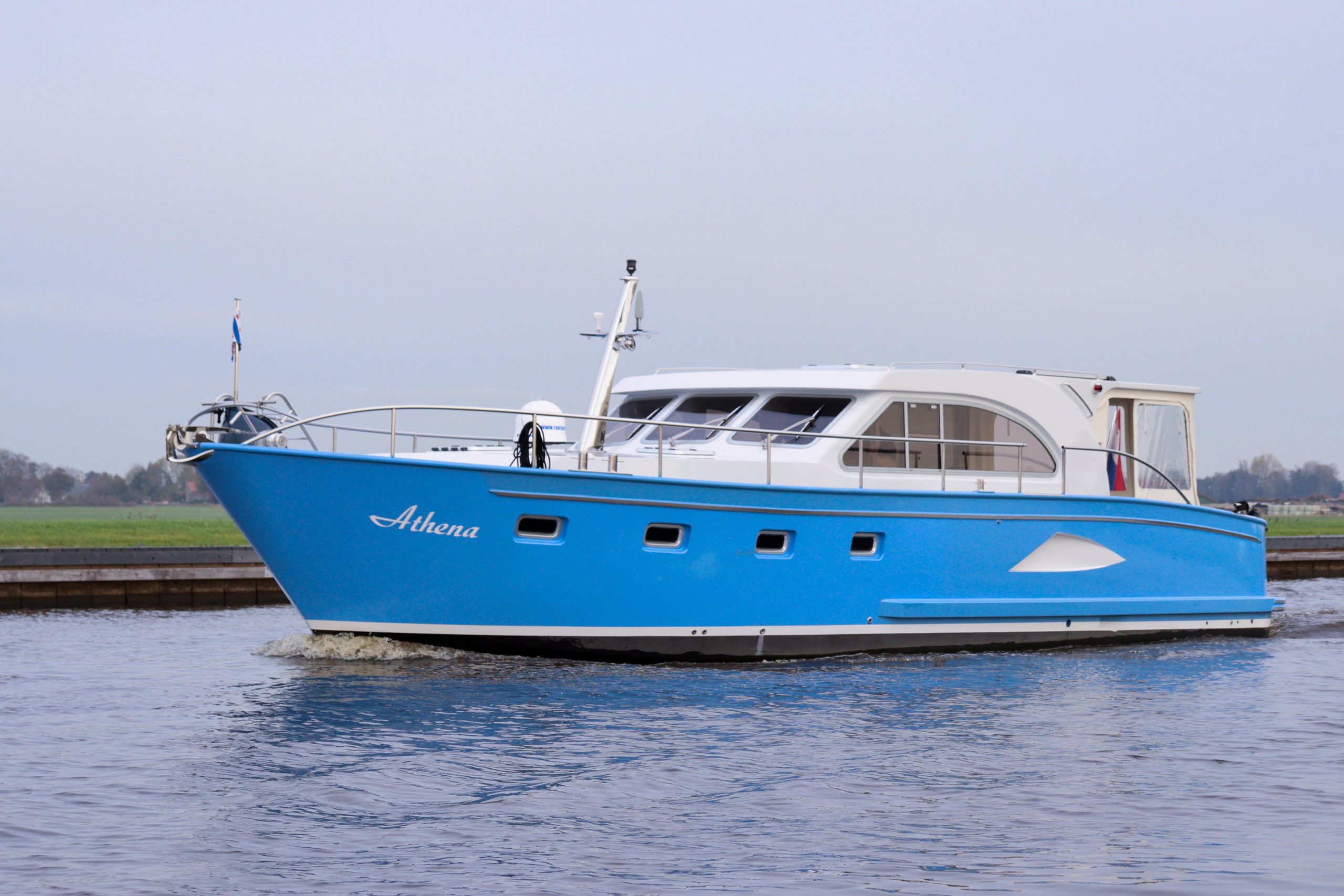 Athena rent Whit weekend Turfskip