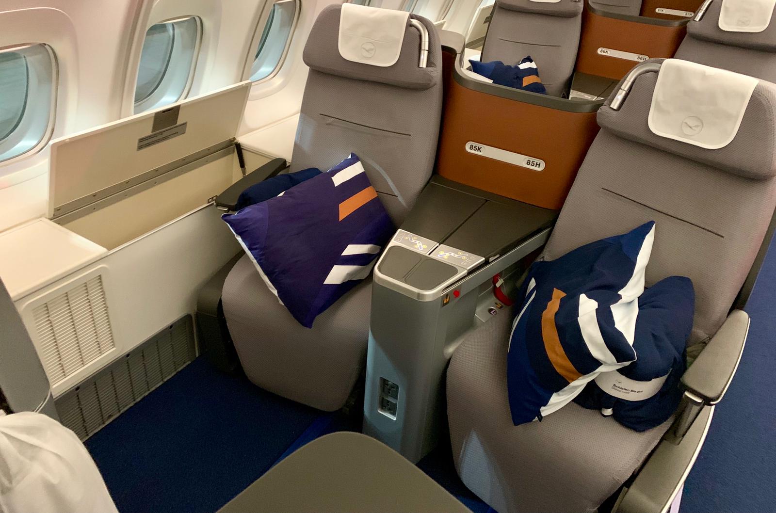 Lufthansa B747800 Long Haul Business Class Review