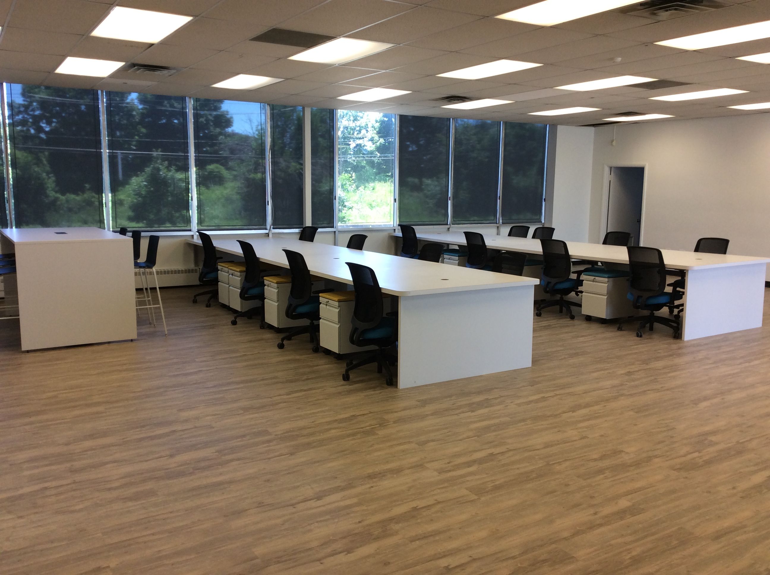 5 Benefits of Hiring a Professional Office Furniture Installation
