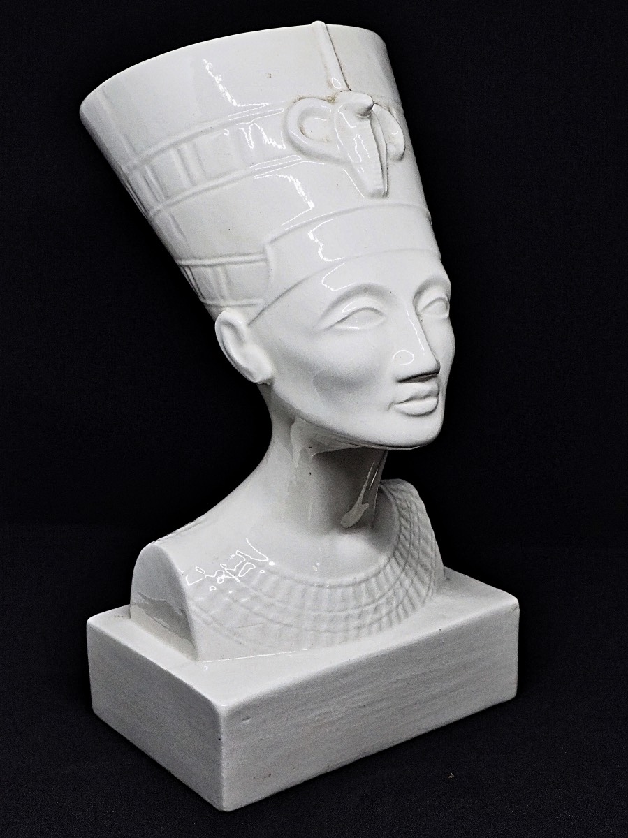 Figurine NEFERTITI BUST (WHITE) Tut Roadshow