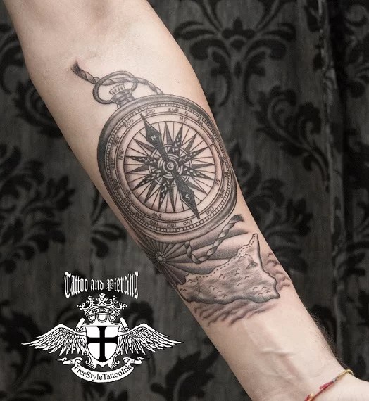 Bussola Bianco E Nero - Tuttotattoo.com 570_x_524_jpg
