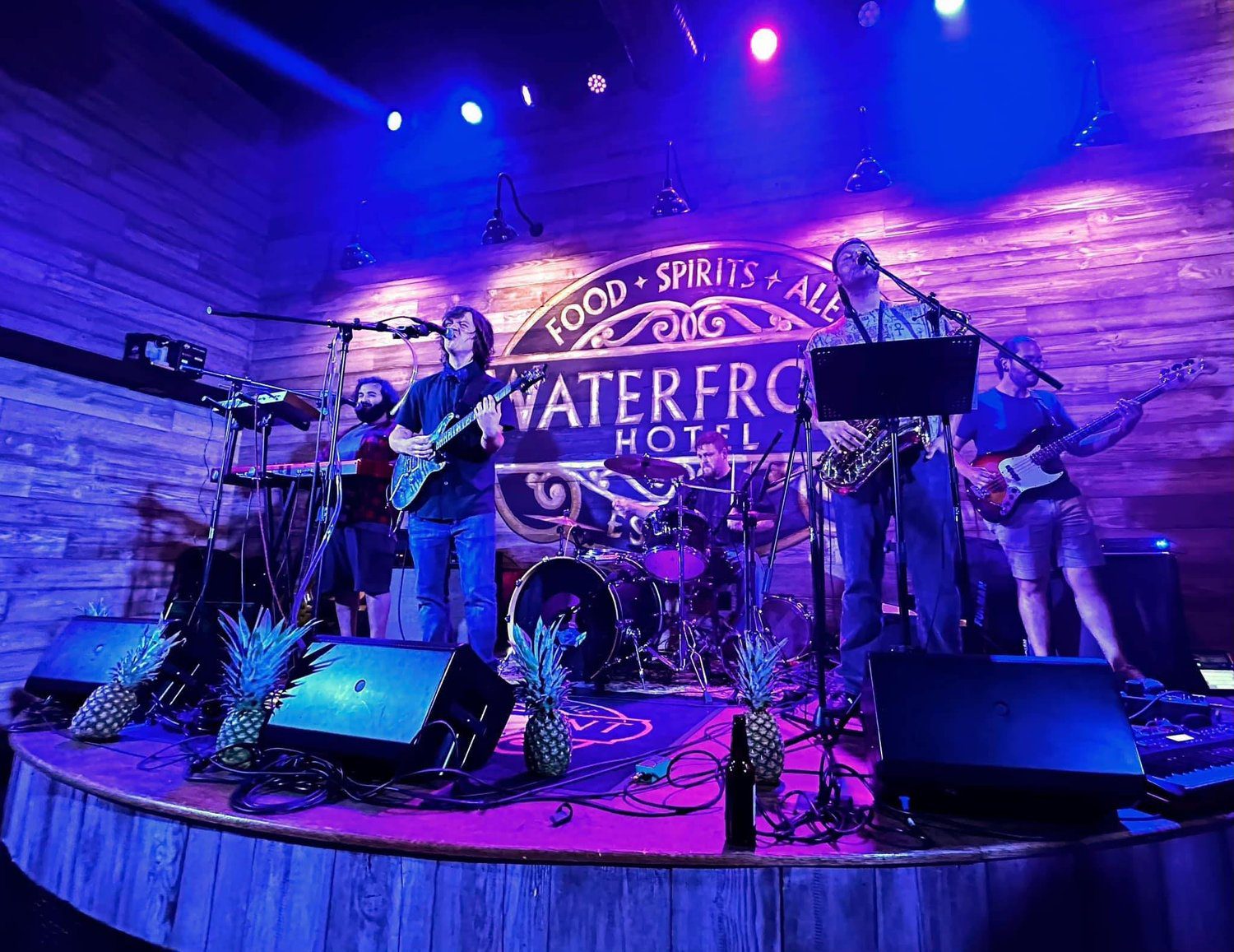 Happy Hour w/ Pineapple Band Twain's Tavern