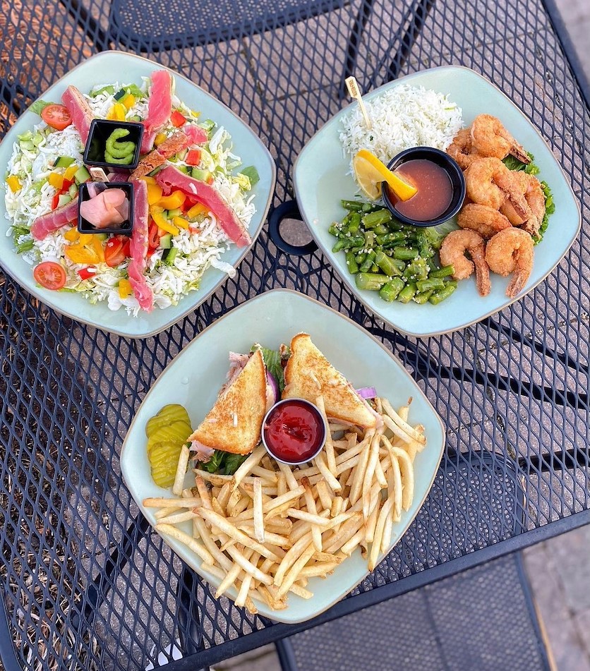 Twigs Tavern and Grille