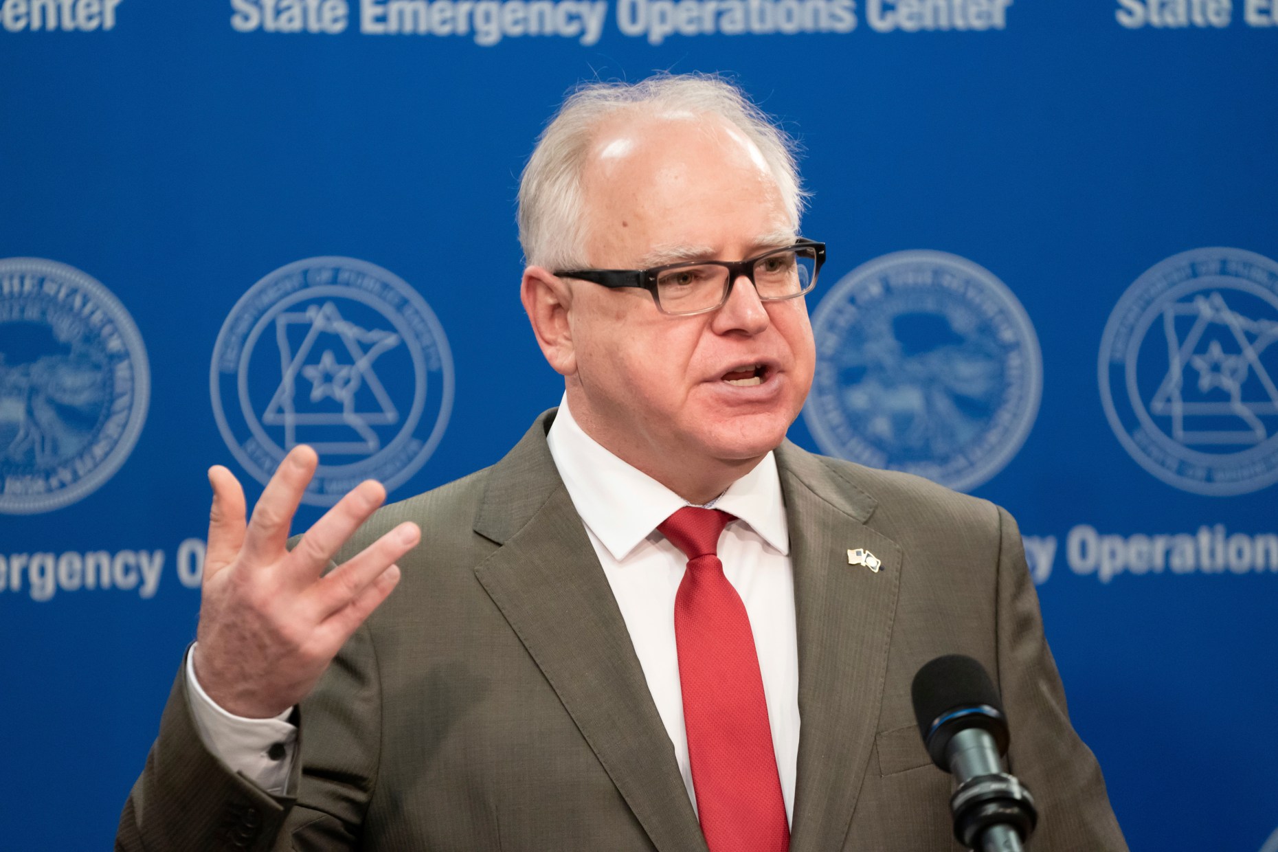 Gov. Tim Walz extends Minnesota’s stayathome order until May 4 Twin