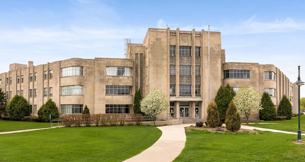 Conversion of Art Decostyle office building to affordable housing in