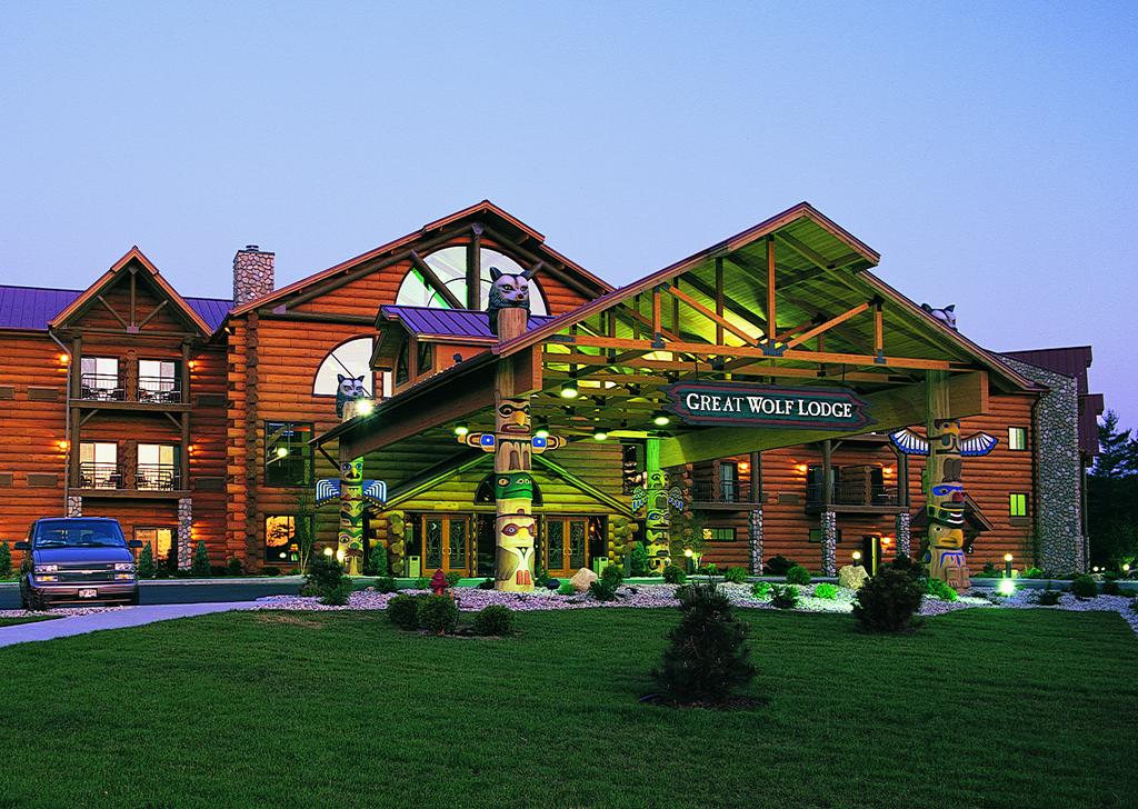 A Howlin' Good Time at Great Wolf Lodge REVIEW Twiniversity