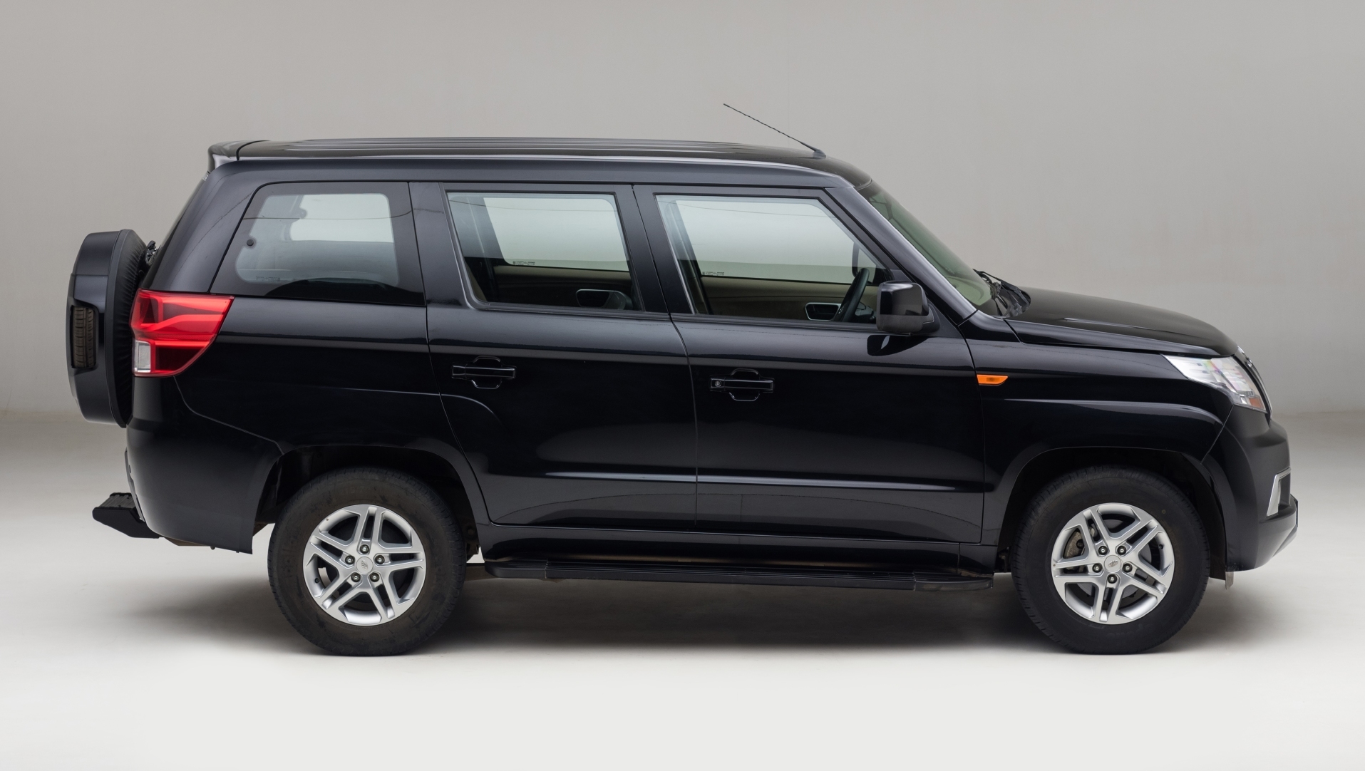 Mahindra TUV 300 Plus review Twinkle Post