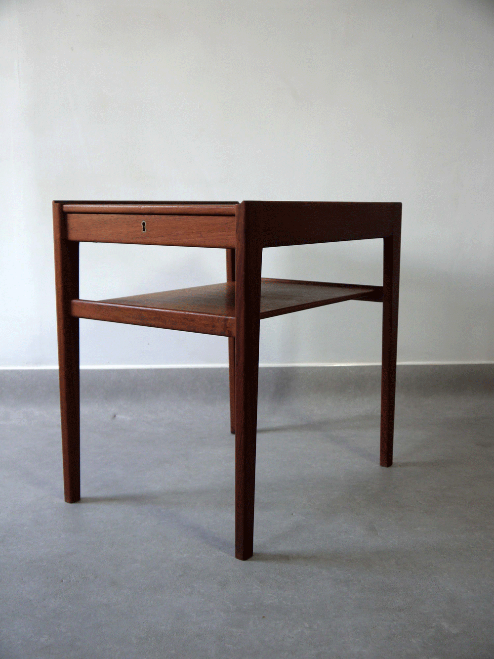 00LOCKABLEDRAWERUNIT11T two columbia roadtwo columbia road