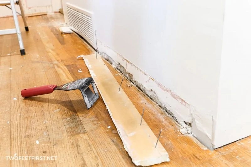 How to remove baseboards without damaging them or the wall