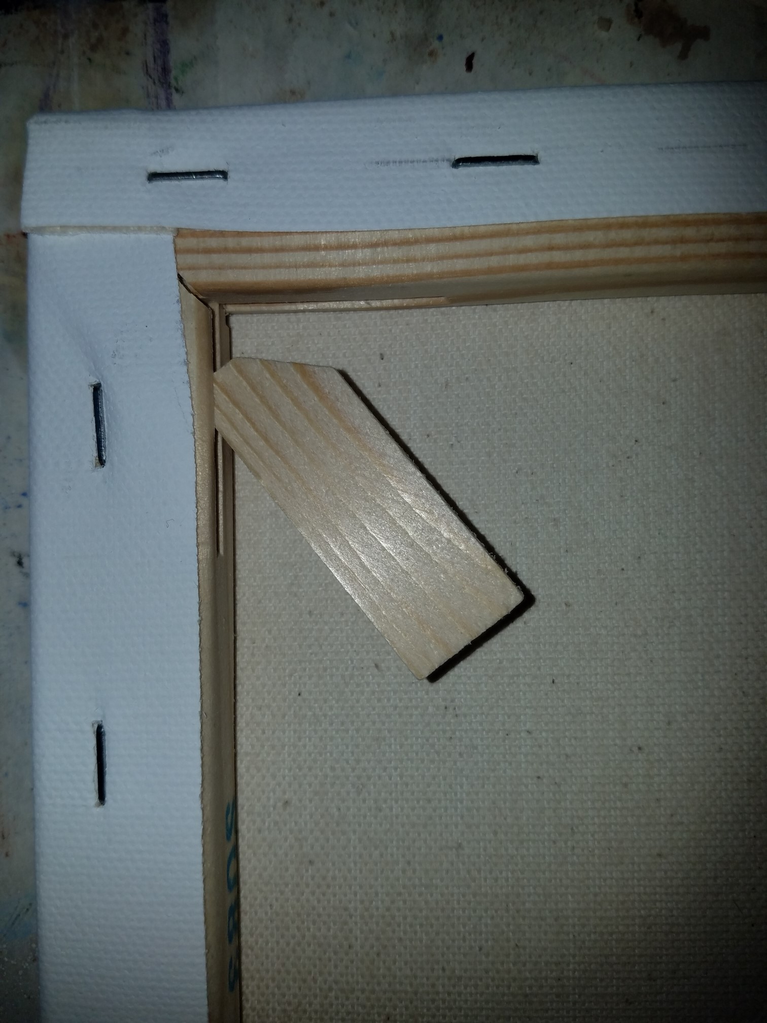 How to prepare canvas for painting