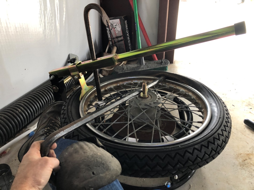What tools to use with Harbor Freight bike tire bead breaker machine