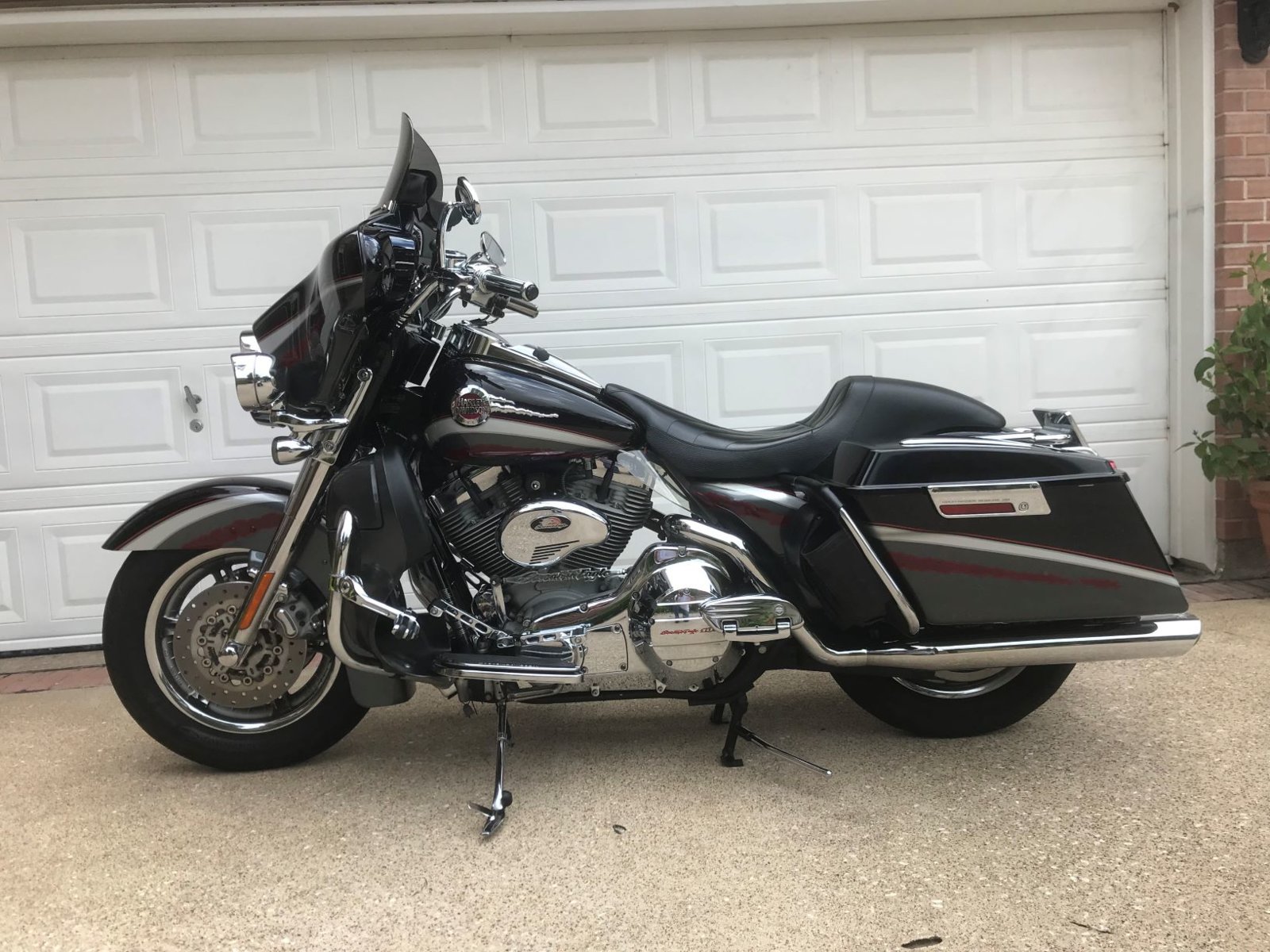 REDUCED 2006 HD Screaming Eagle Electra Glide Ultra Classic 9,350
