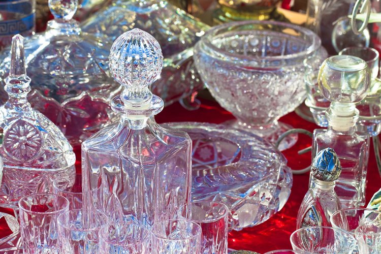 The 15 Most Valuable Antique Dishes in History