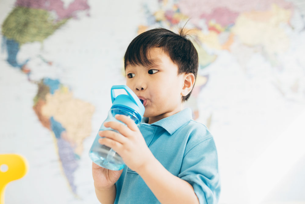 School children drink more water if the traditional water fountain is
