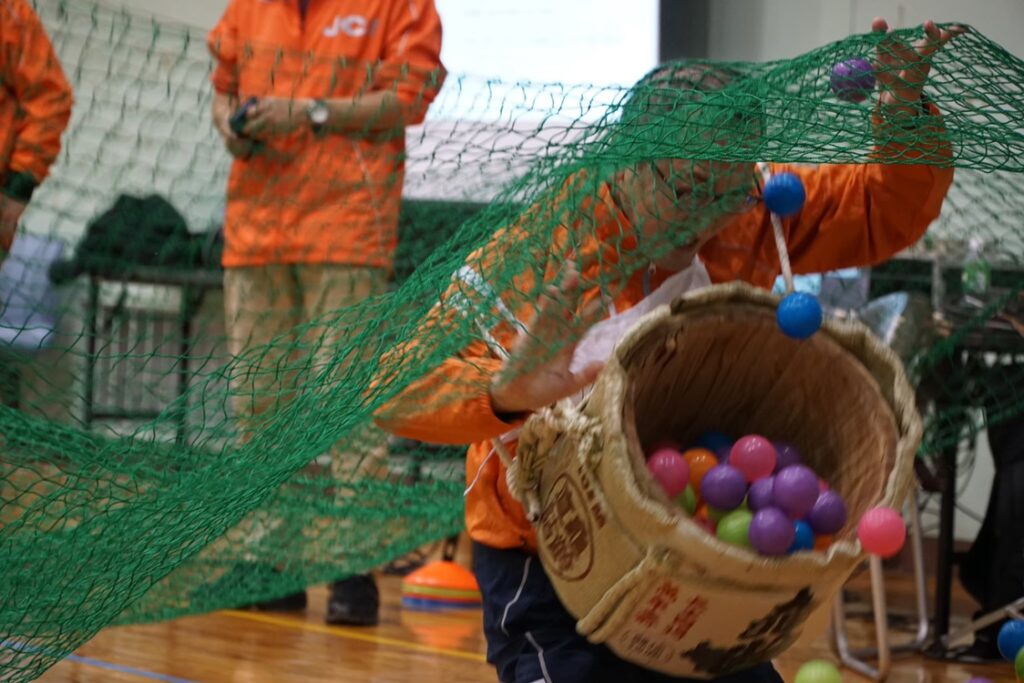 酒樽運び障害物競走！？地元ならではの競技開発 ともに創ることで一体感がうまれる 運動会屋 組織を強くするのは