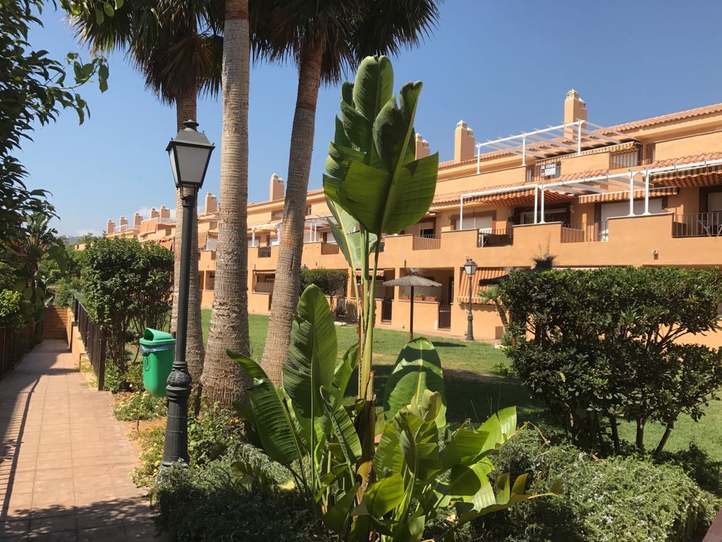 Marina de Casares Suites Casares (Málaga) UFACON