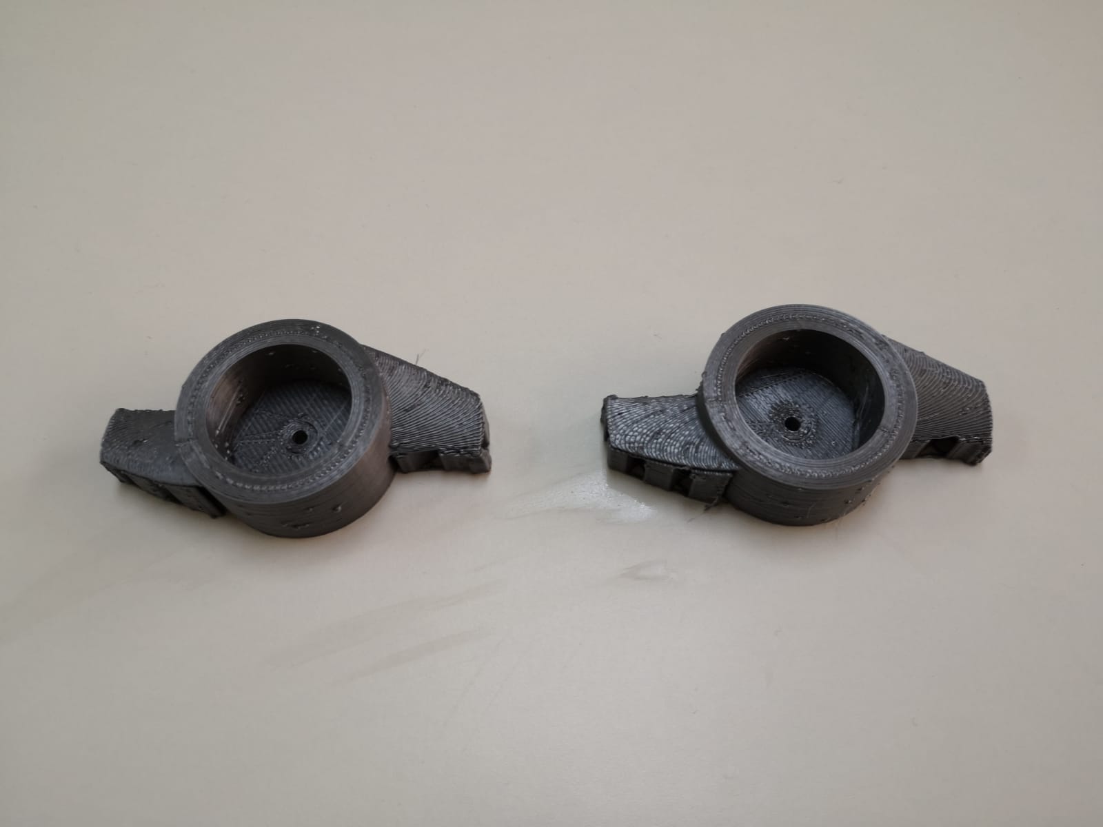 submarino con regulación de estabilidad y profundidad. Las piezas a imprimir son las hélices de propulsión del submarino (20191151236)