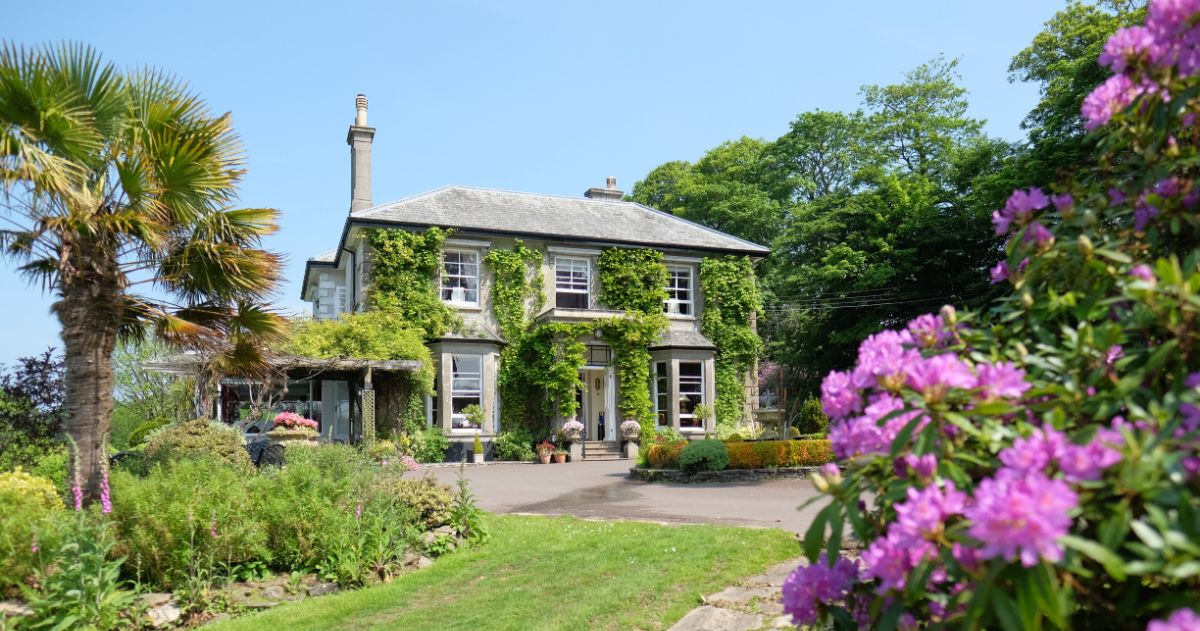 Wedding Venue in Tavistock, The Horn of Plenty UKbride