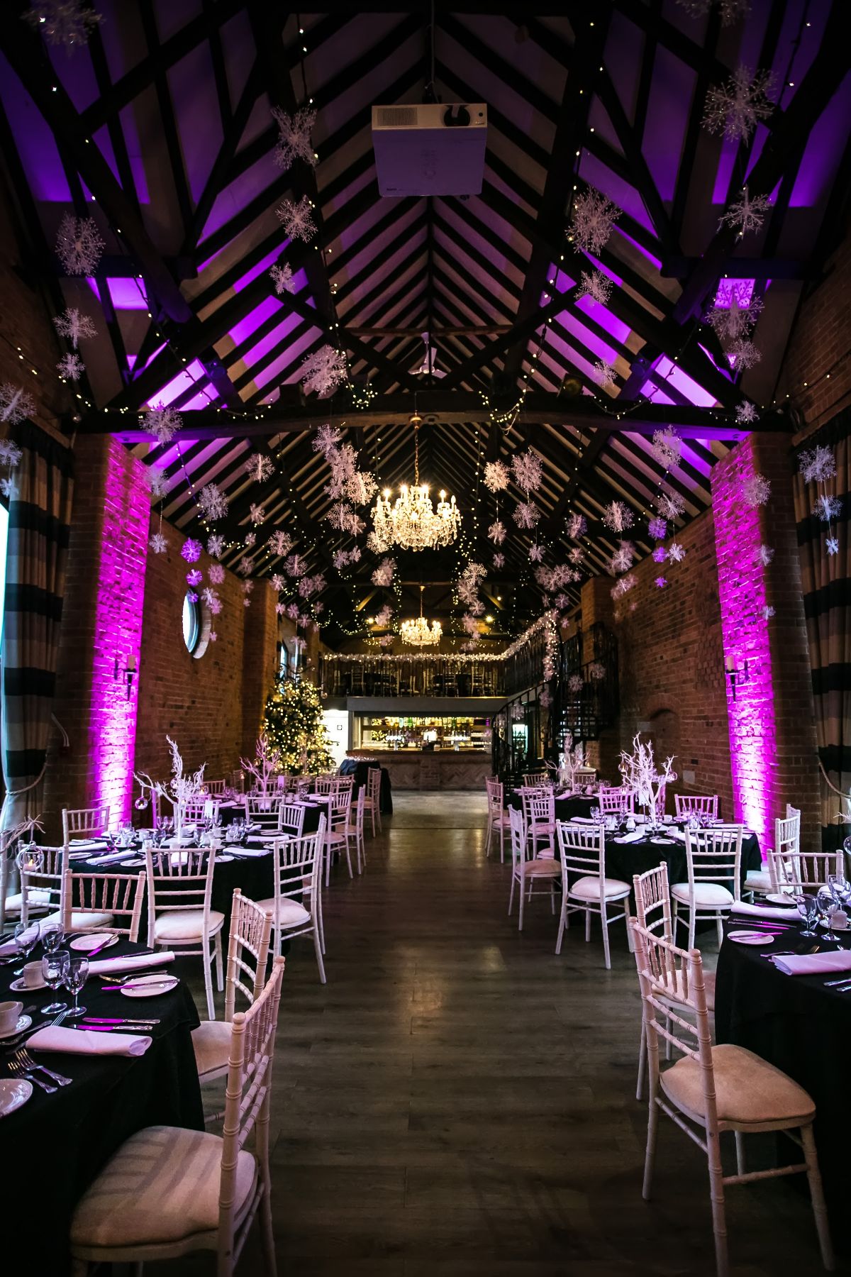 Wedding Venue in StratforduponAvon, The Barn at Stratford Park UKbride