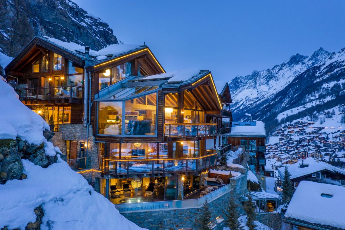 Ultimate Luxury Chalets' Most Private Ski Chalets in the Alps(027)