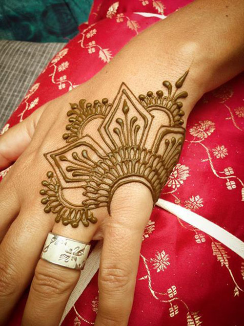85+ Easy and Simple Henna Designs Ideas That You Can Do By Yourself.