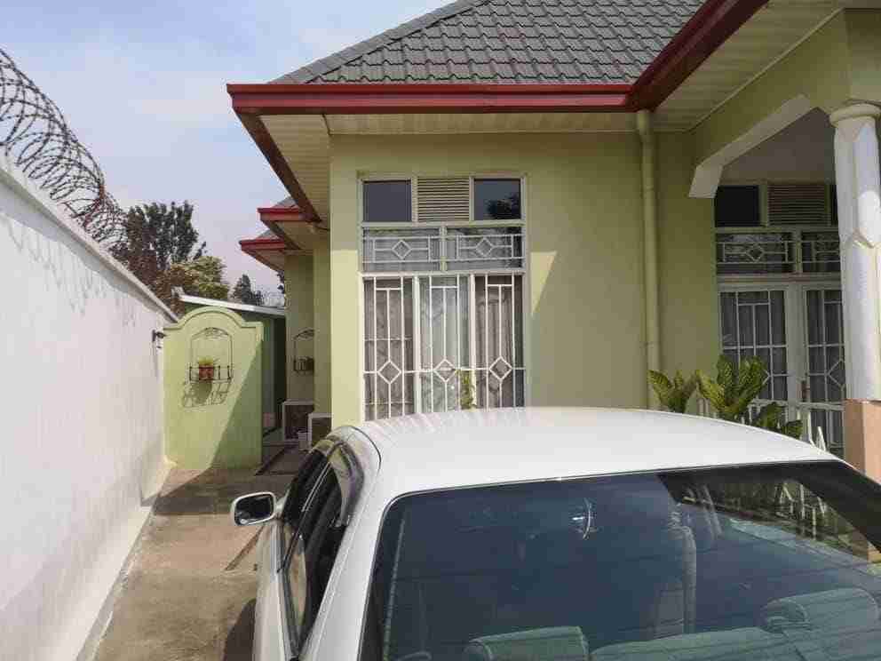 Belle maison et contenu à vendre à Bujumbura UMOJAAA