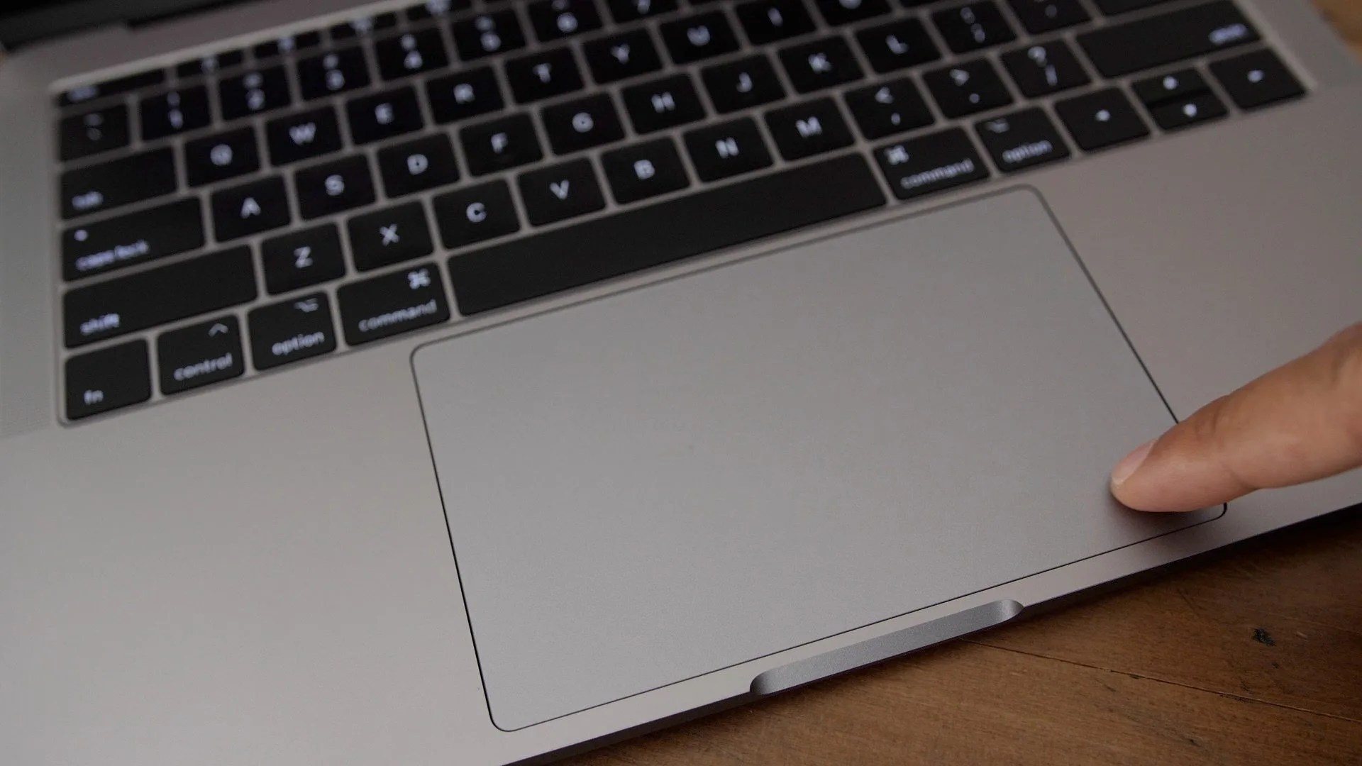 2 Cara Aktifkan Silent Click di Trackpad MacBook Unbox.id