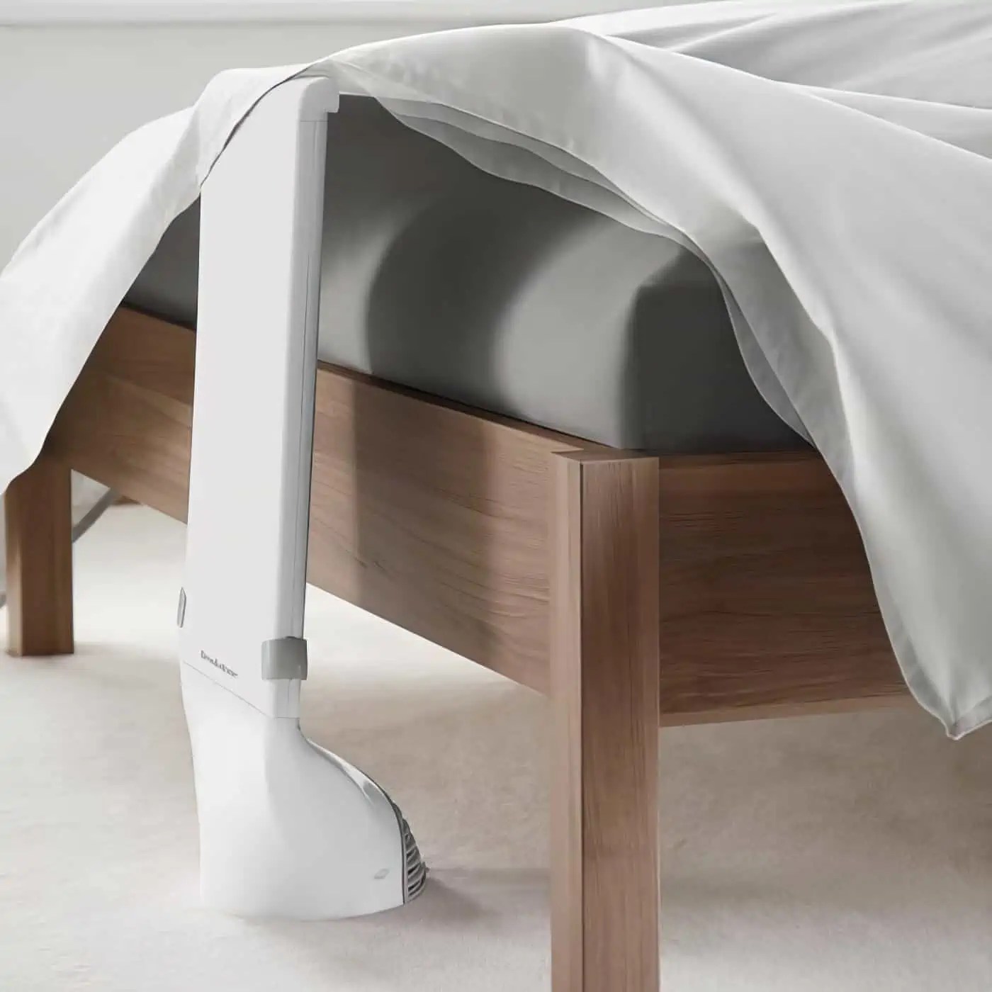 The Brookstone Bed Fan Keep Cool Between The Sheets