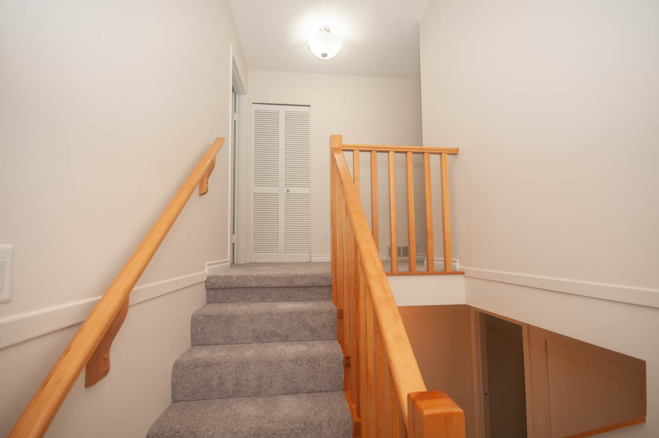 North Vancouver Townhouse for Rent Seymour Unfurnished 3 + den 3 bathrooms